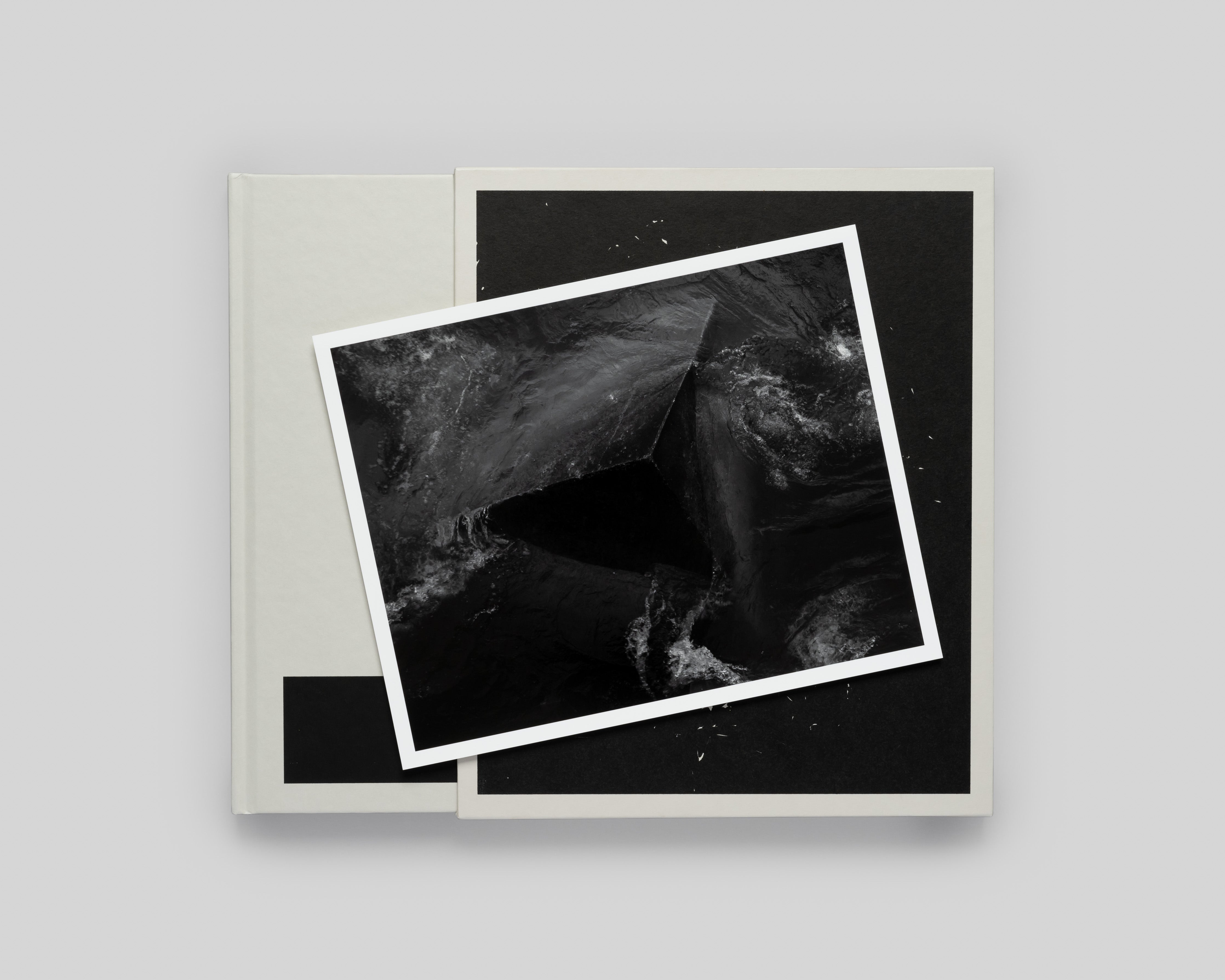 The Crisis Tapes - Special Edition / Charlie Simokaitis
