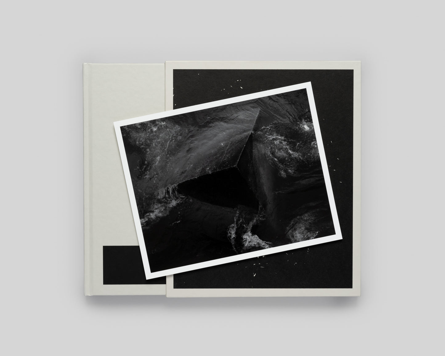 The Crisis Tapes - Special Edition / Charlie Simokaitis